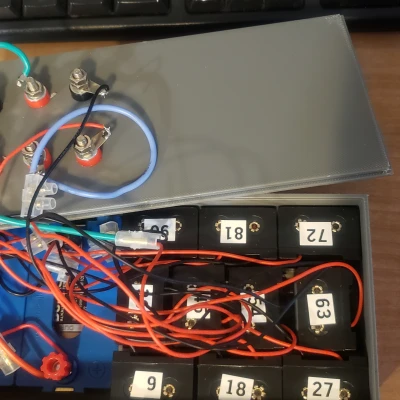 Hộp Pin A-B Radio Cổ Điển