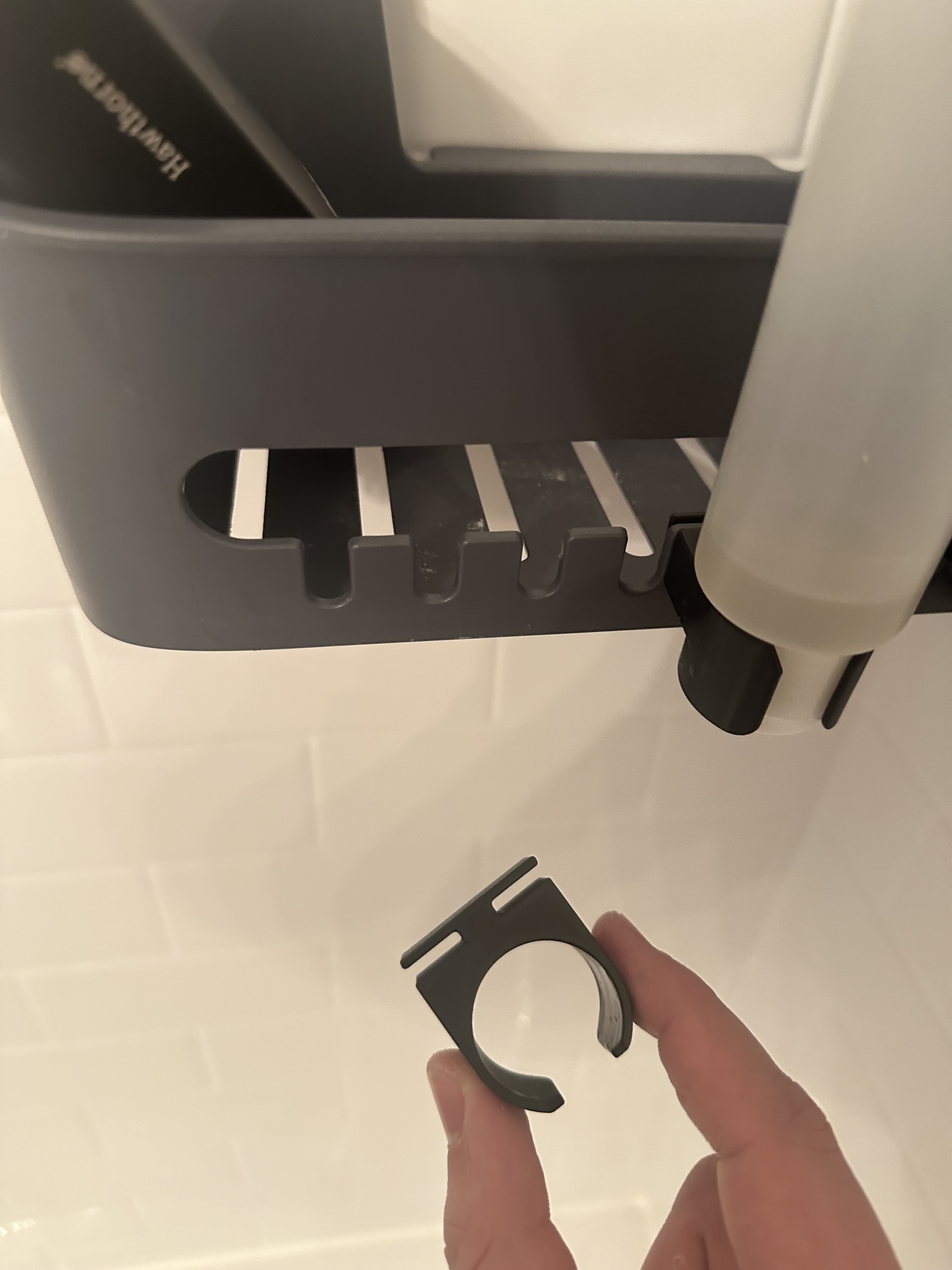 Kệ Giữ Chai Dầu Gội/Dầu Xả