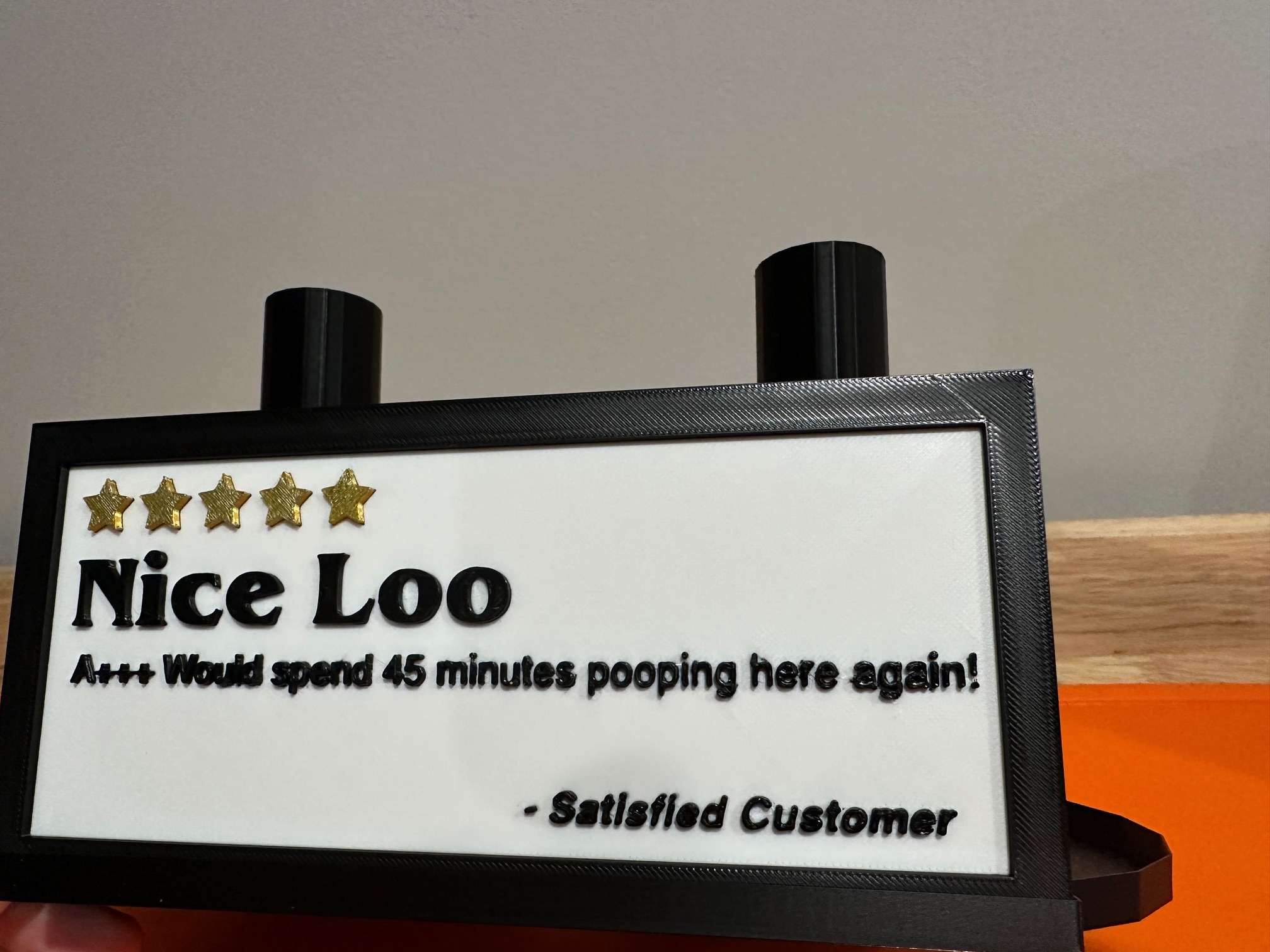 Kệ Giữ Giấy Vệ Sinh & Bảng Hiệu Tùy Chỉnh