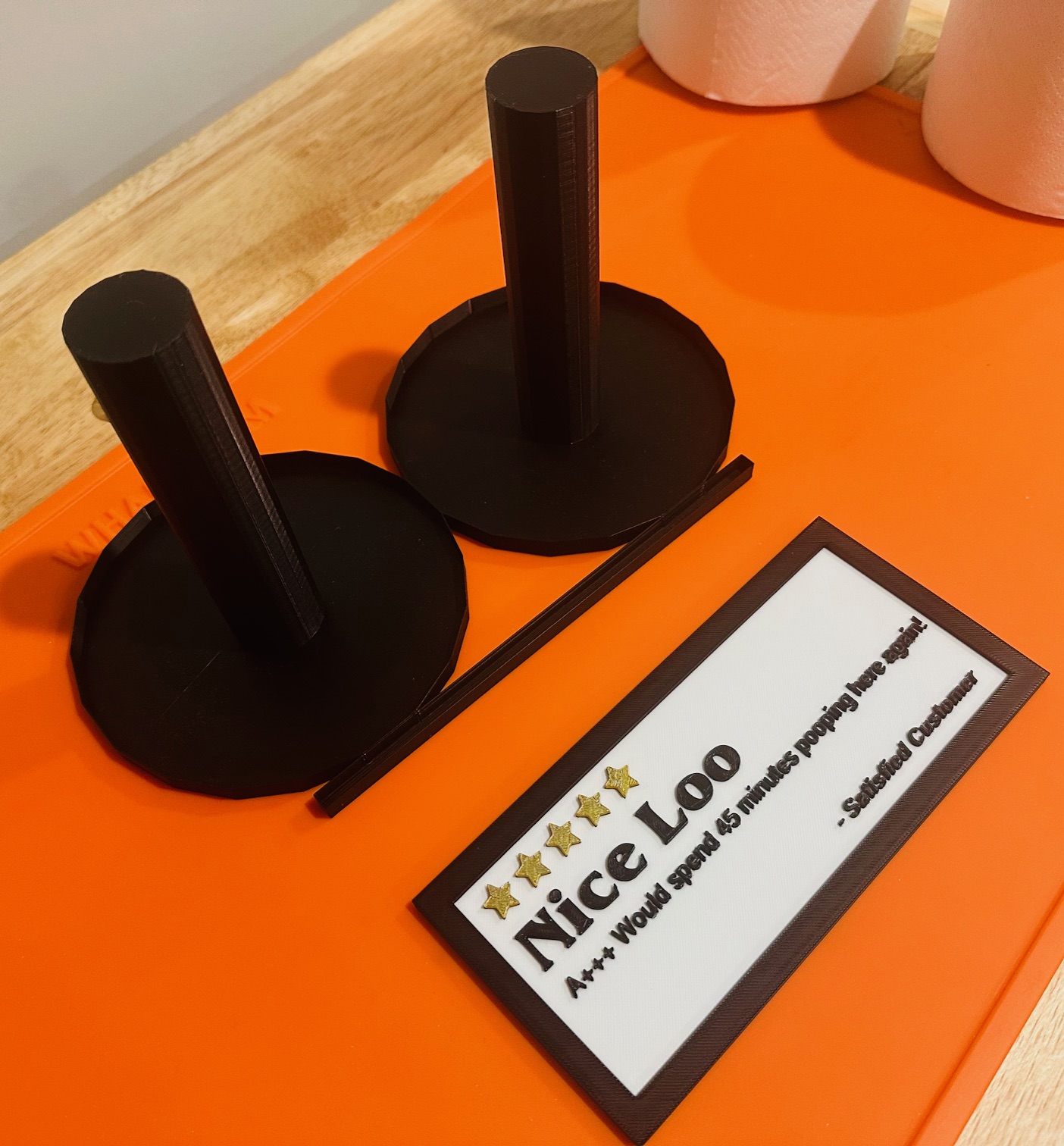 Kệ Giữ Giấy Vệ Sinh & Bảng Hiệu Tùy Chỉnh