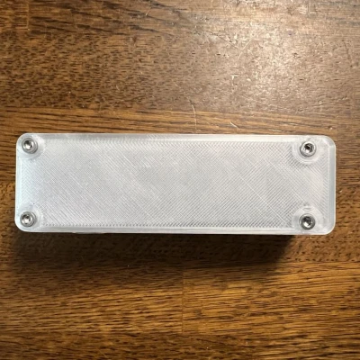 Vỏ case sạc Wemos 18650 (có nắp che công tắc do @LucusG thiết kế)