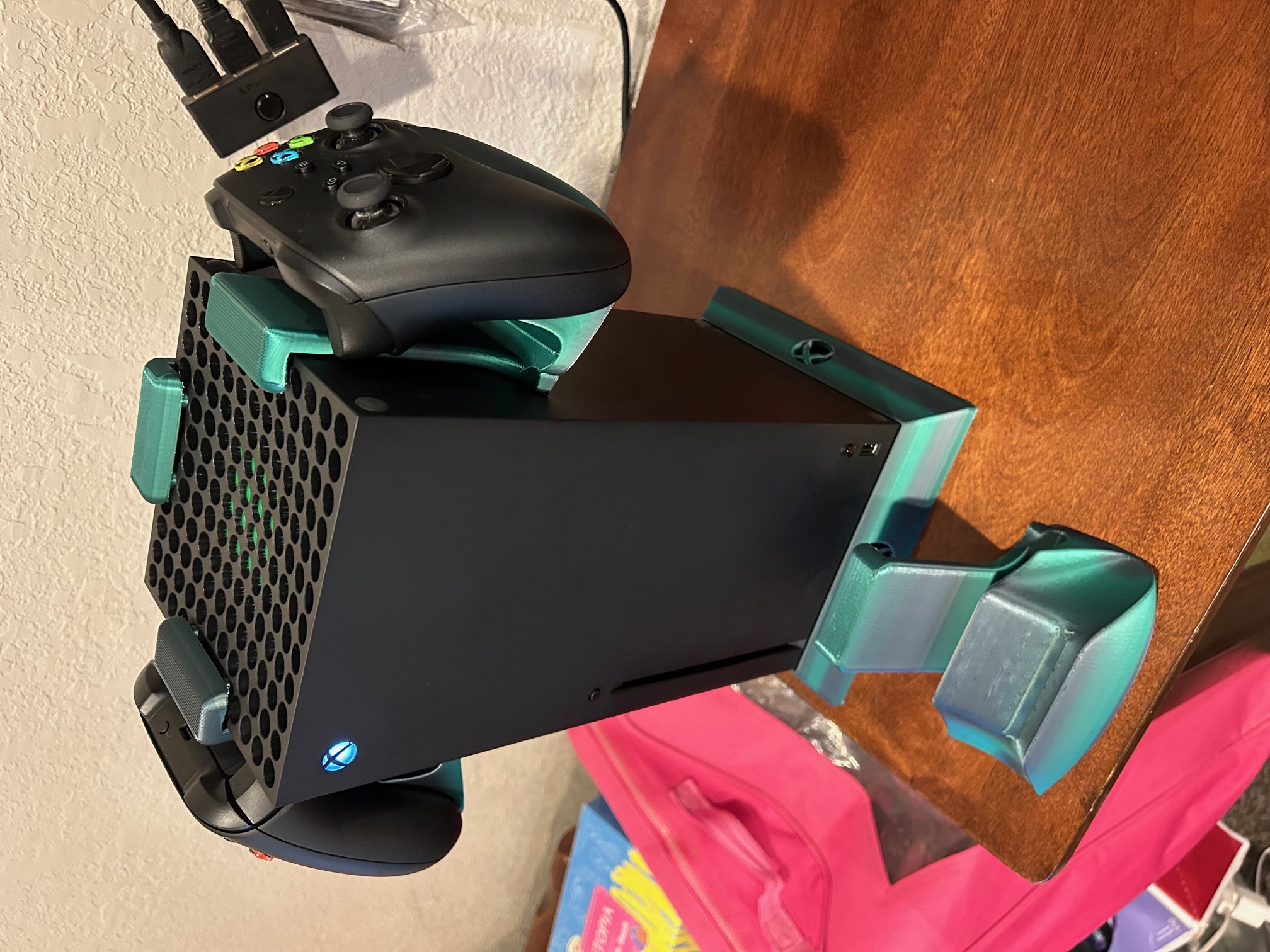 Giá đỡ tay cầm Xbox Series X