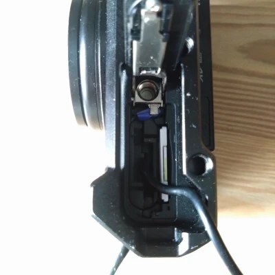 Nút Bịt Cửa Pin Máy Ảnh Sony ZV-1 (Dùng với Lồng SmallRig)