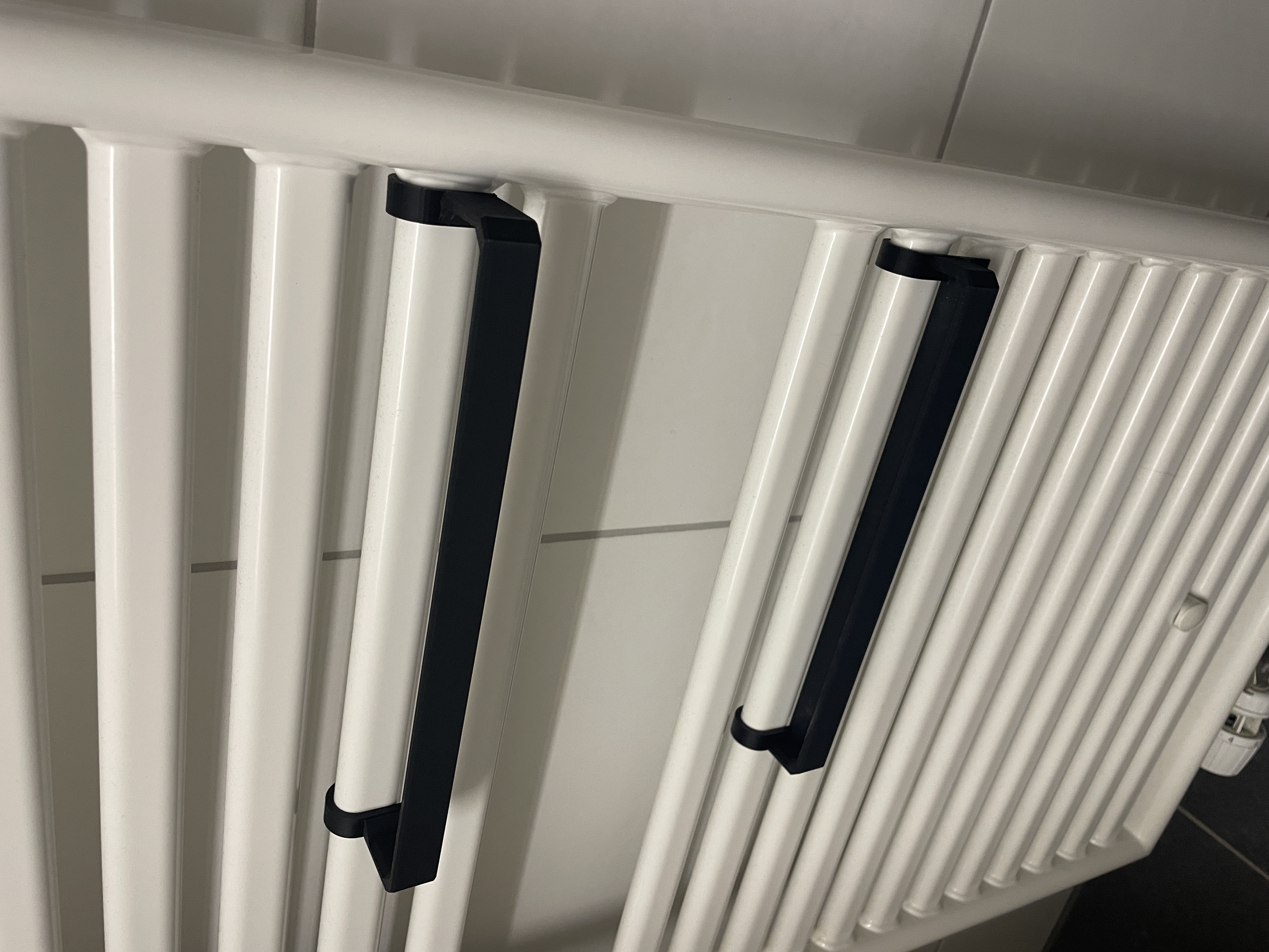 Kệ đựng tạp chí treo máy sưởi