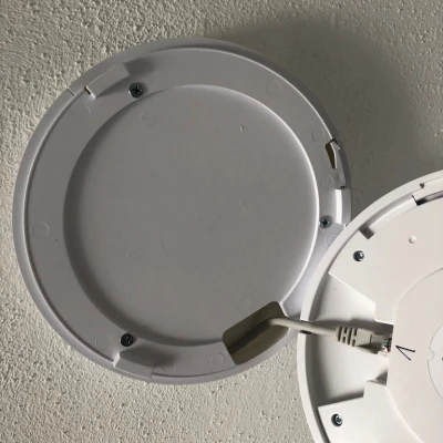 Giá đỡ ổ cắm mạng Unifi AP RJ45