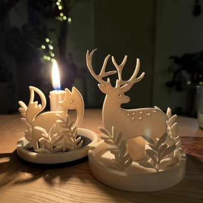 Chân nến có hình con nai
