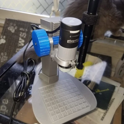 Giá đỡ kính lúp USB