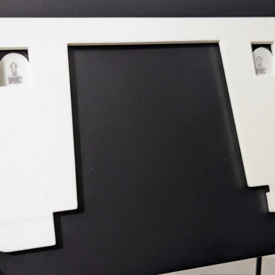 Giá Treo Tường Tấm Bảng Máy Tính (Tương Thích Miếng Dán Command Cỡ Trung)