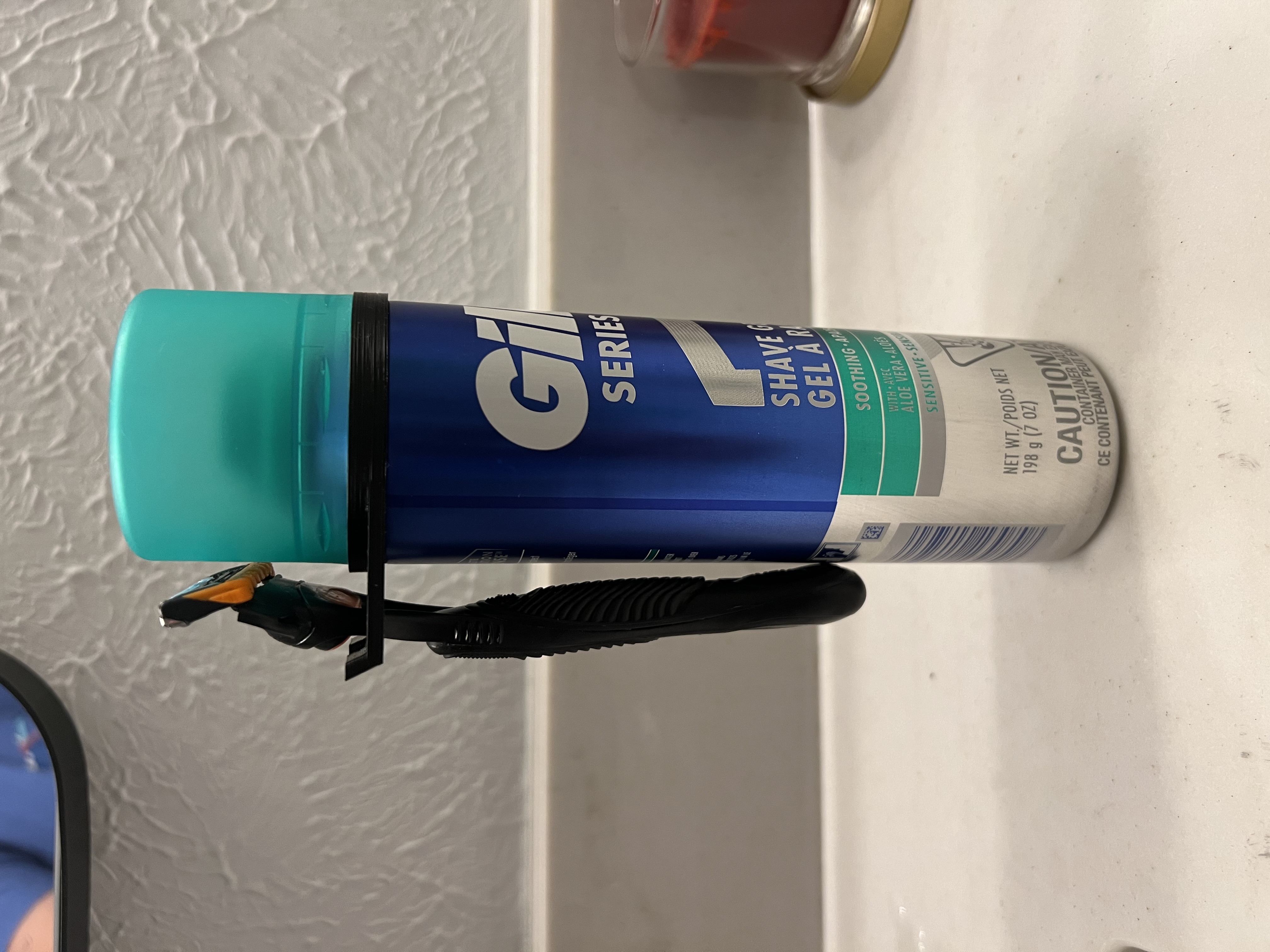 Đế Giữ Dao Cạo Râu Cho Lon Kem Cạo Râu (Gắn Vặn)