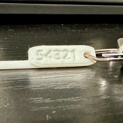 Cái Kẹp Điện Thoại (Vệ Sinh Cổng Sạc)