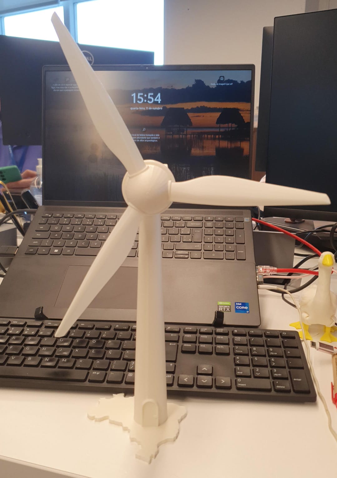 Mô hình Máy phát điện Tua-bin Gió