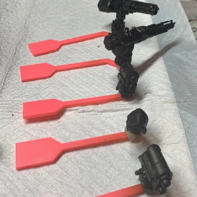 Que Cầm Airbrush Để Sơn Mô Hình