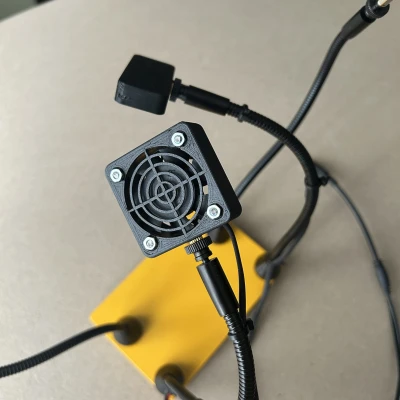 Kính lúp Kotto có quạt tản nhiệt hỗ trợ làm mạch