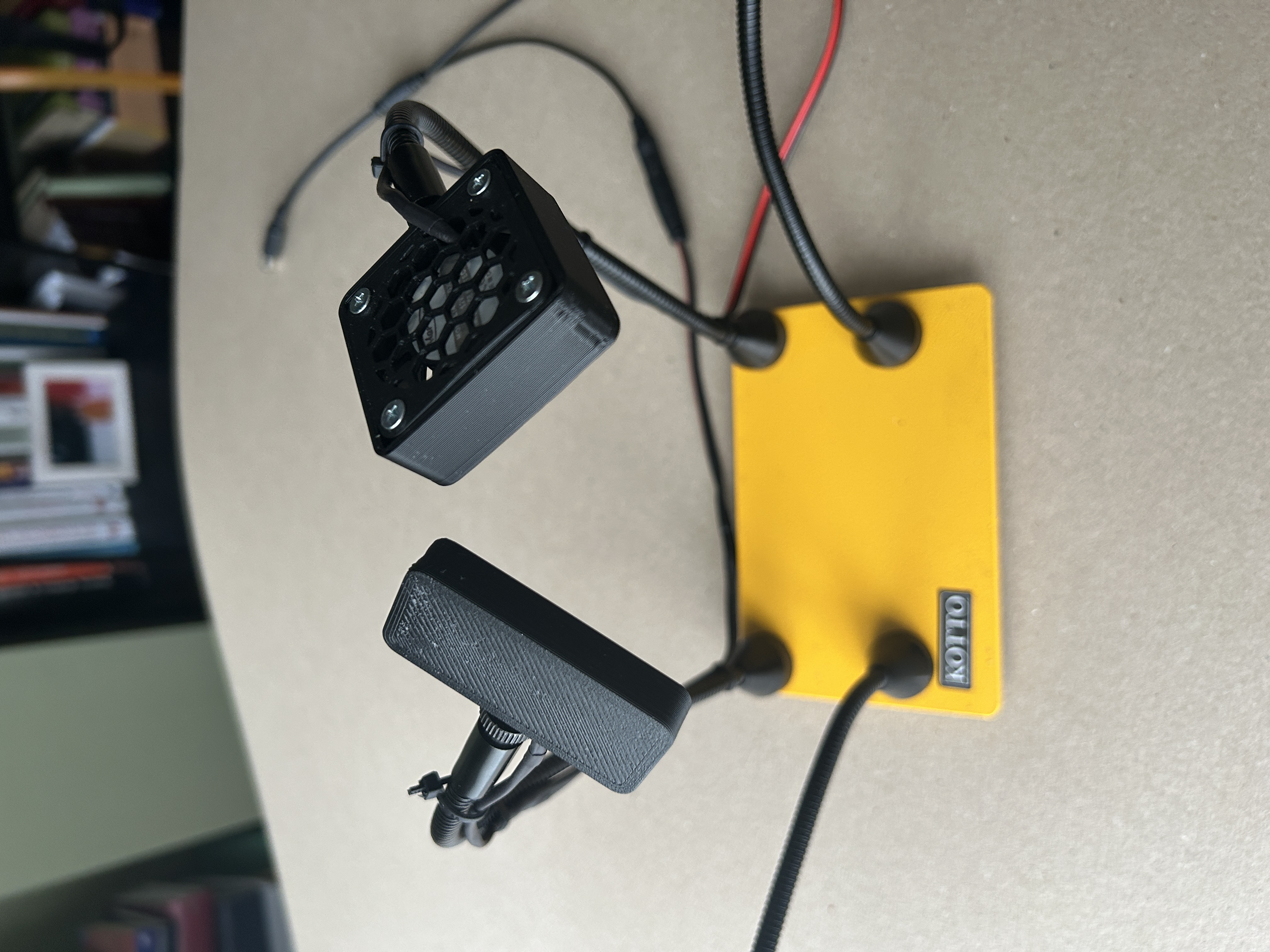 Kính lúp Kotto có quạt tản nhiệt hỗ trợ làm mạch