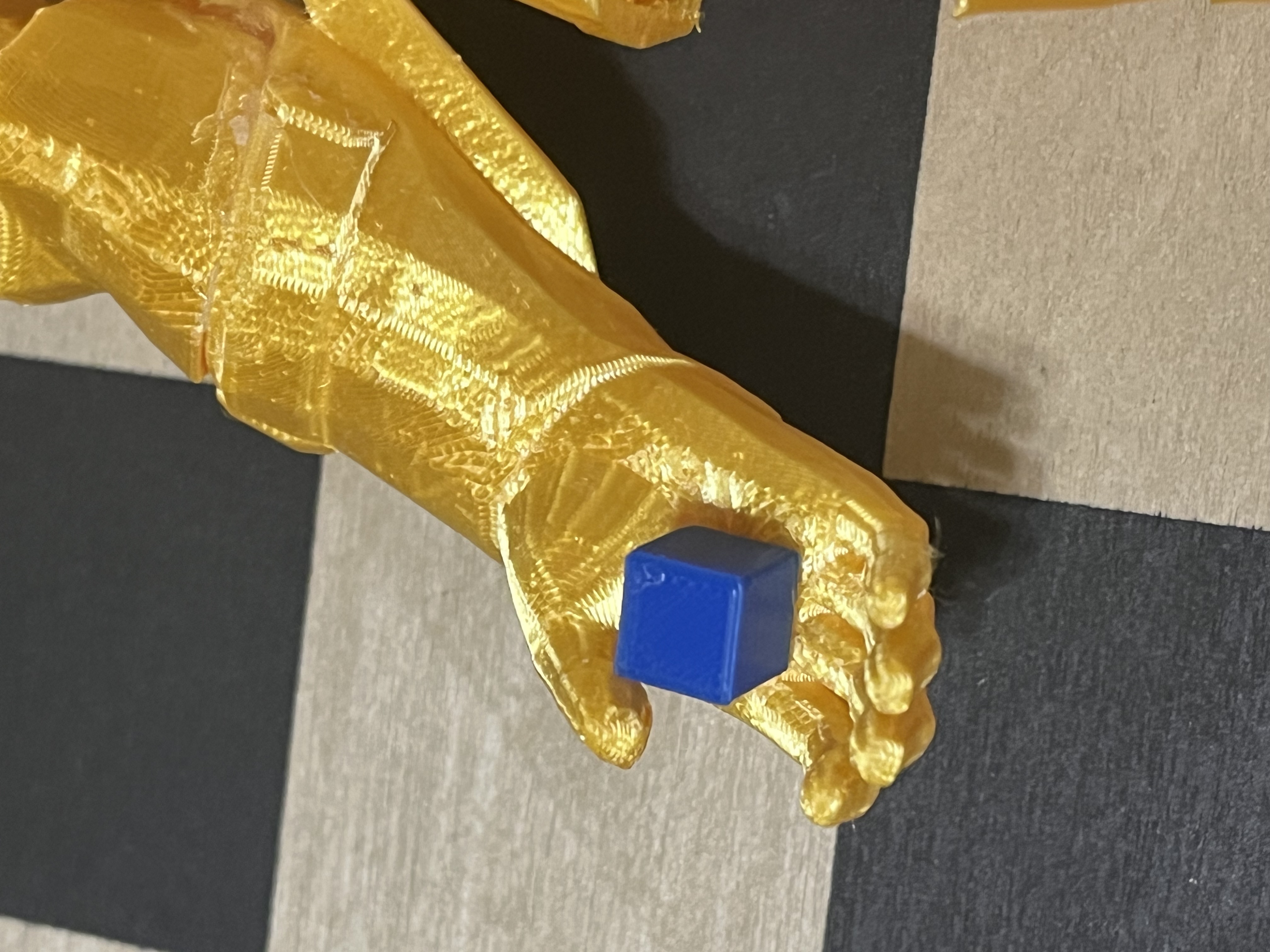 Tessreact cho mô hình Thanos có khớp nối