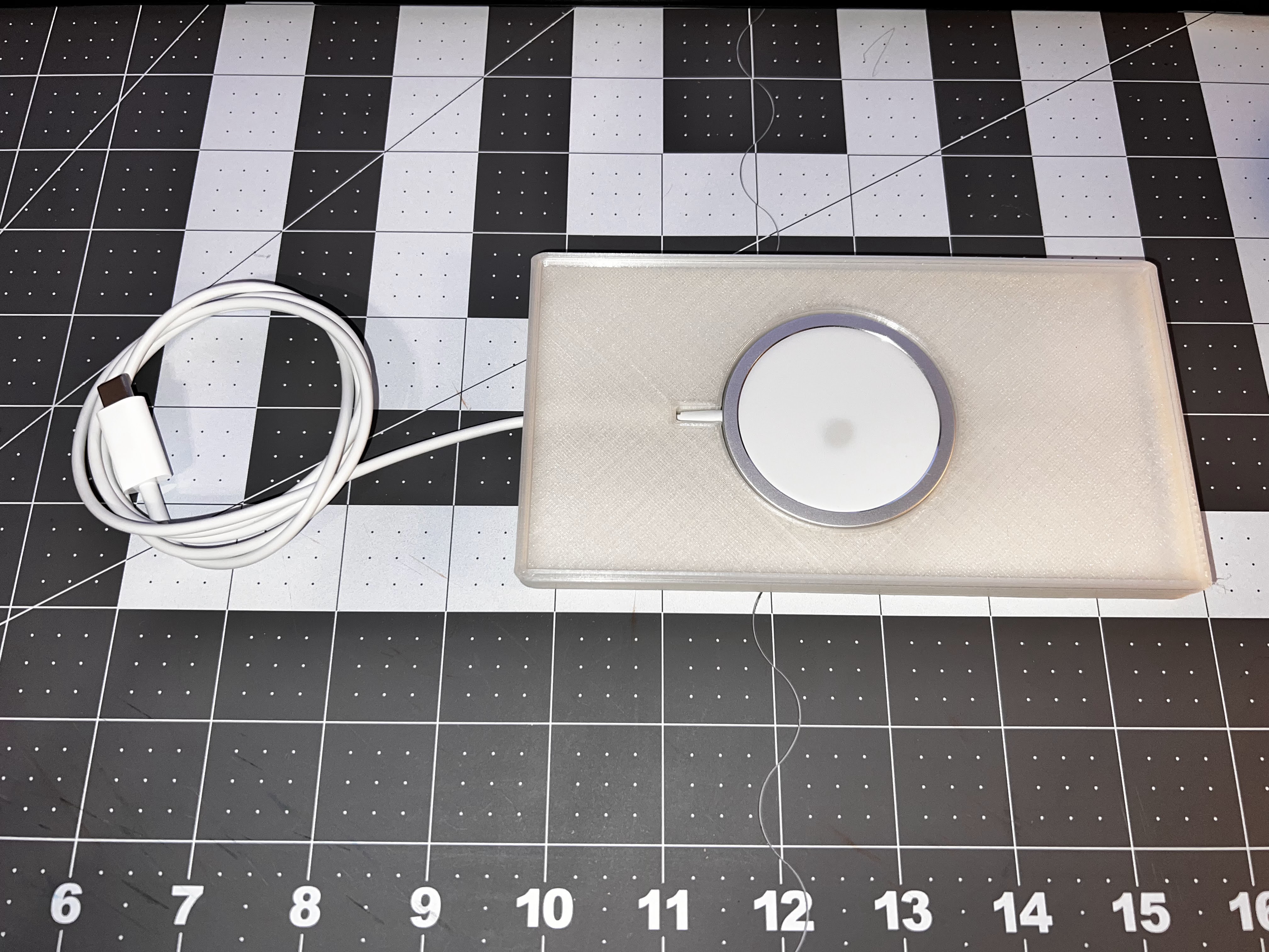 Đế Sạc MagSafe Cho iPhone 13 Pro