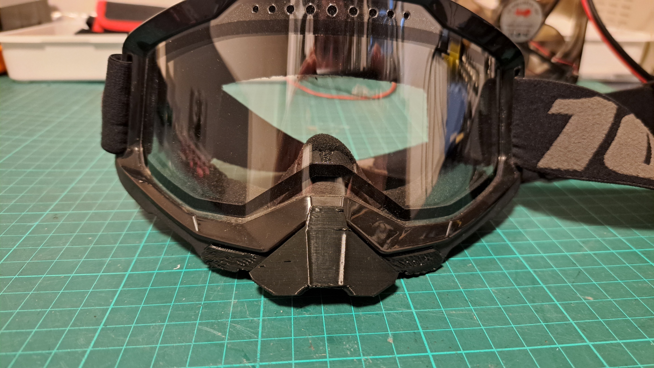 Chụp Mũi Kính Strata 2 MX