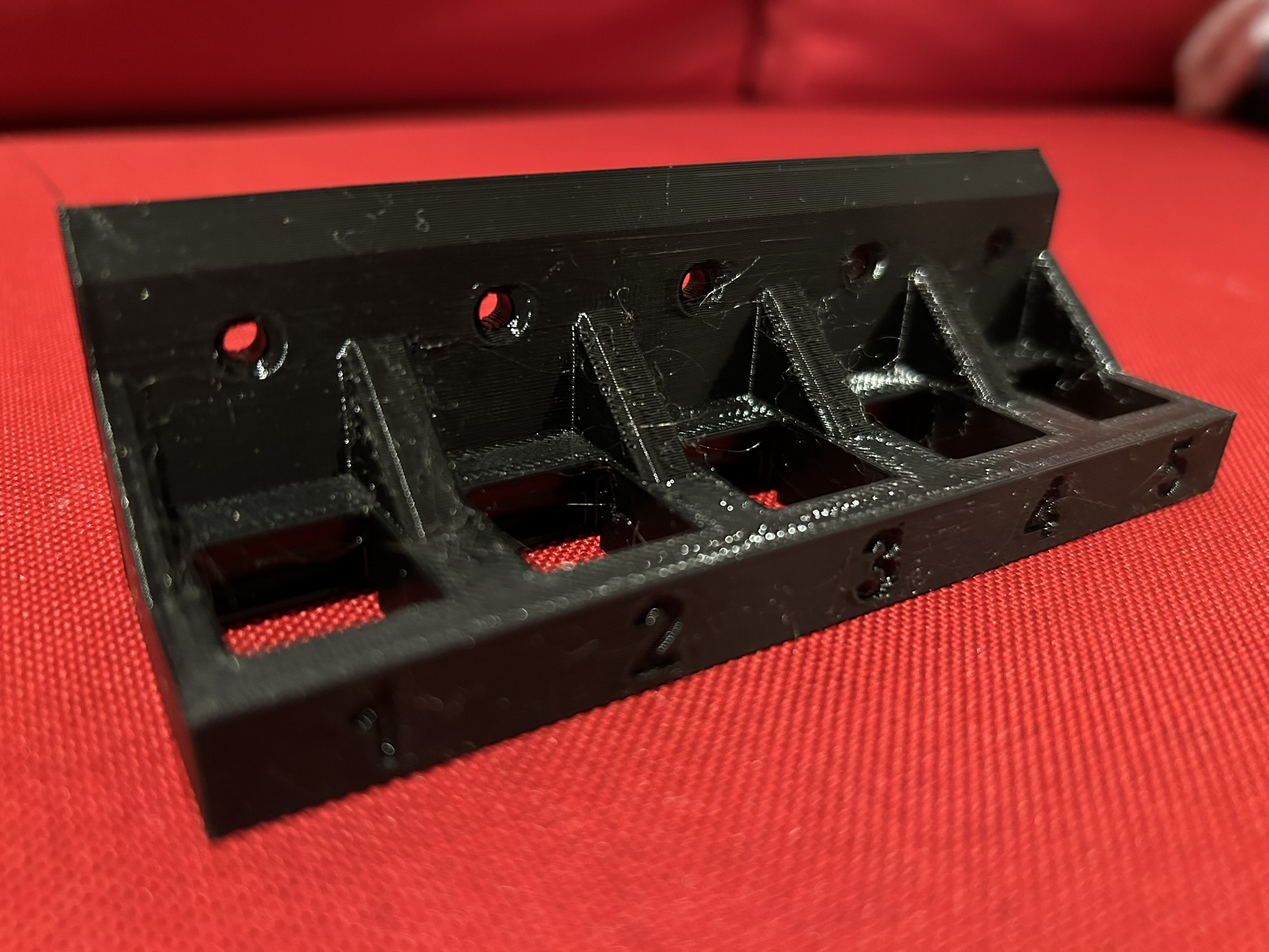 Giá treo tường Keystone 8 lỗ cắm