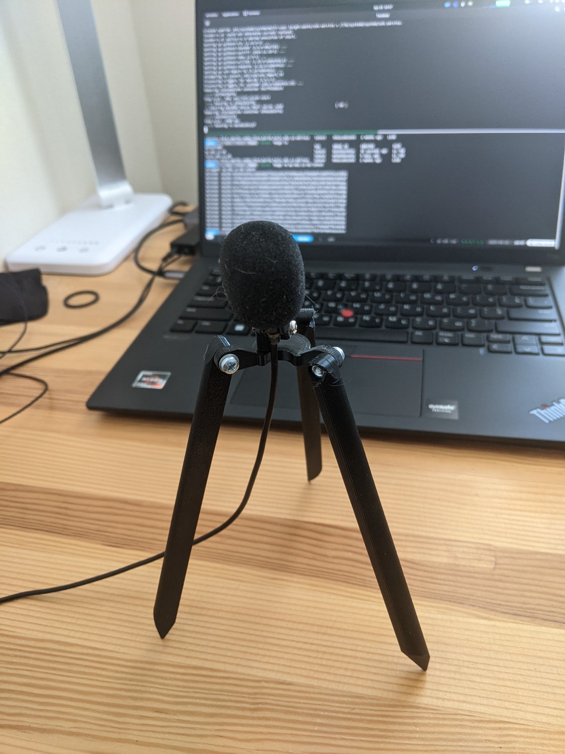 Chân đế micro cài áo FIFINE