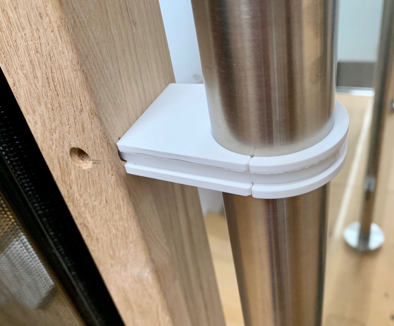 Chêm đệm thanh chắn an toàn cầu thang cho bé ABUS