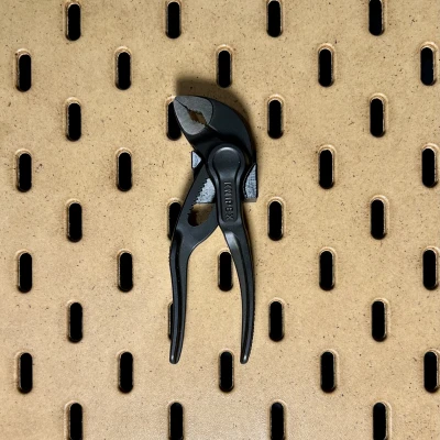 Giá đỡ Knipex Cobra XS cho Skadis