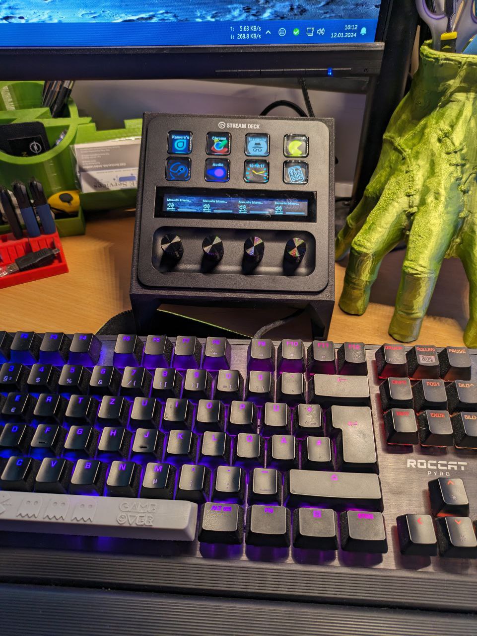 Giá đỡ bàn Elgato Stream Deck + Plus