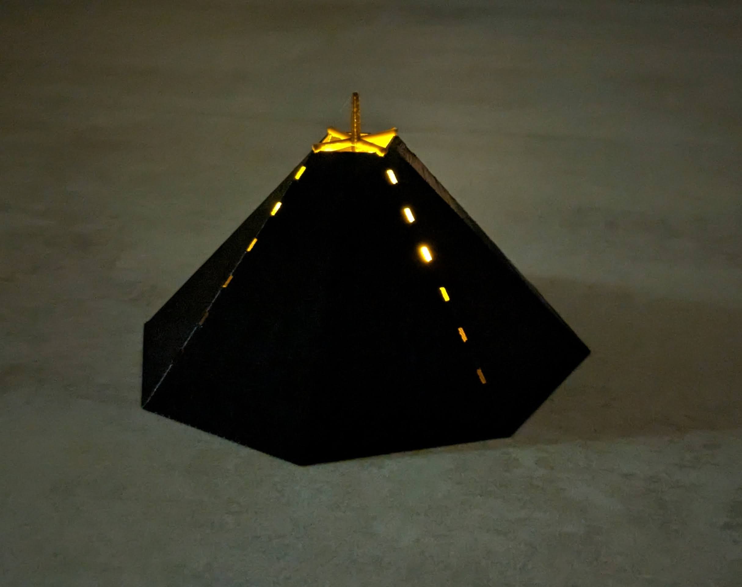 Kohte - Vật thể chiếu sáng