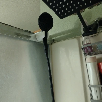 Giá Treo Vòi Sen Qua Cửa