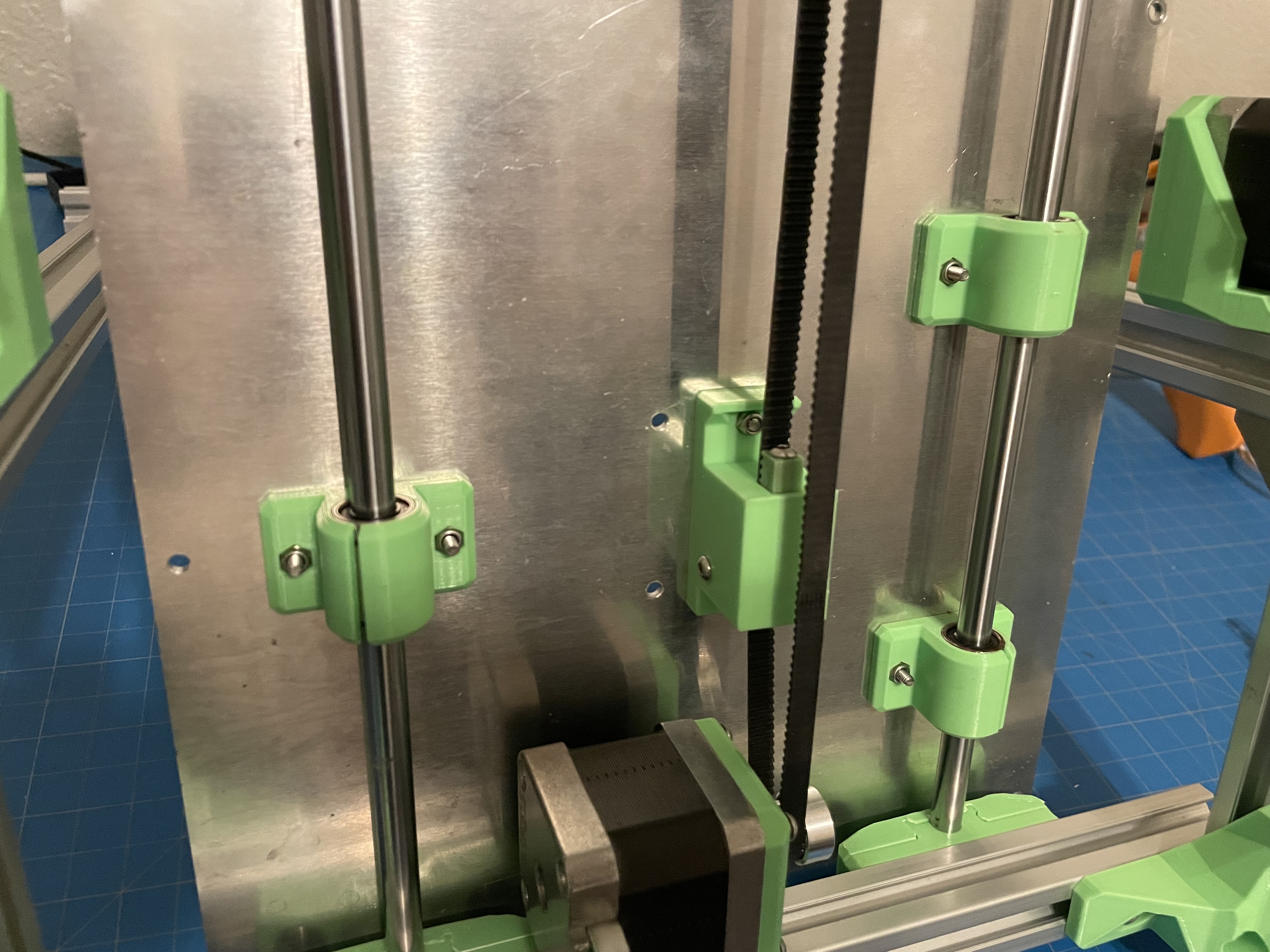 Giá đỡ bạc đạn trục Y Mega Tron i3