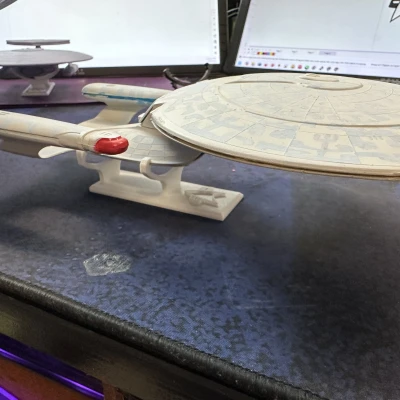 Giá đỡ mô hình Star Trek Lớp Galaxy/Nebula