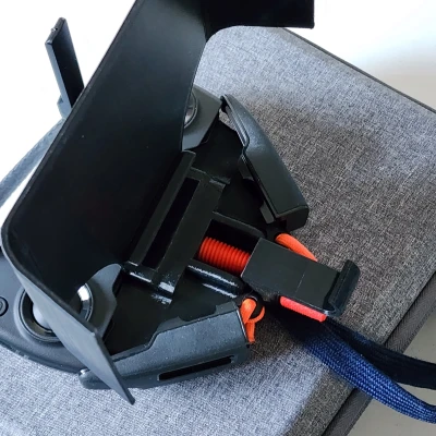 Chỉnh sửa "Kẹp điện thoại Mavic Mini có mui che nắng. Dành cho điện thoại lớn hơn"