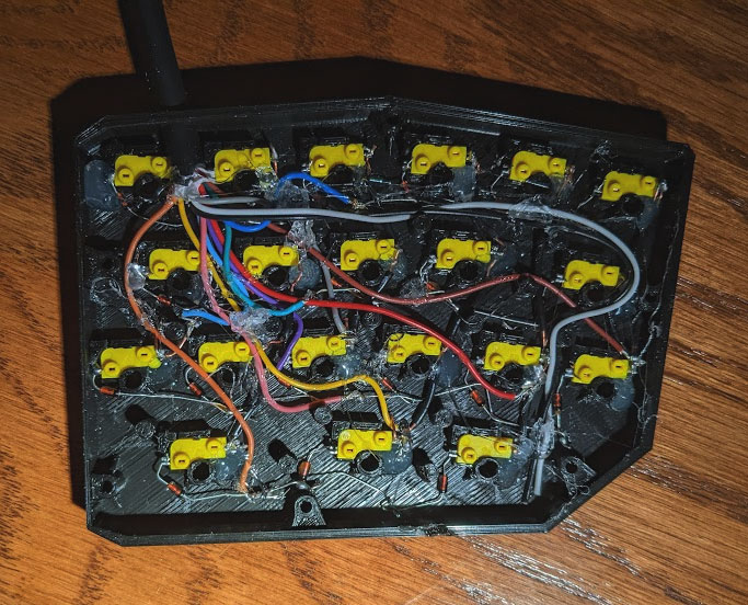 Bàn phím Split có đế cắm hotswap đấu dây