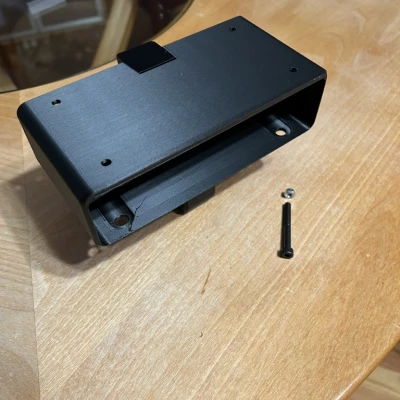 Móc treo tai nghe kiêm đế gắn Scarlett 2i2 dưới bàn