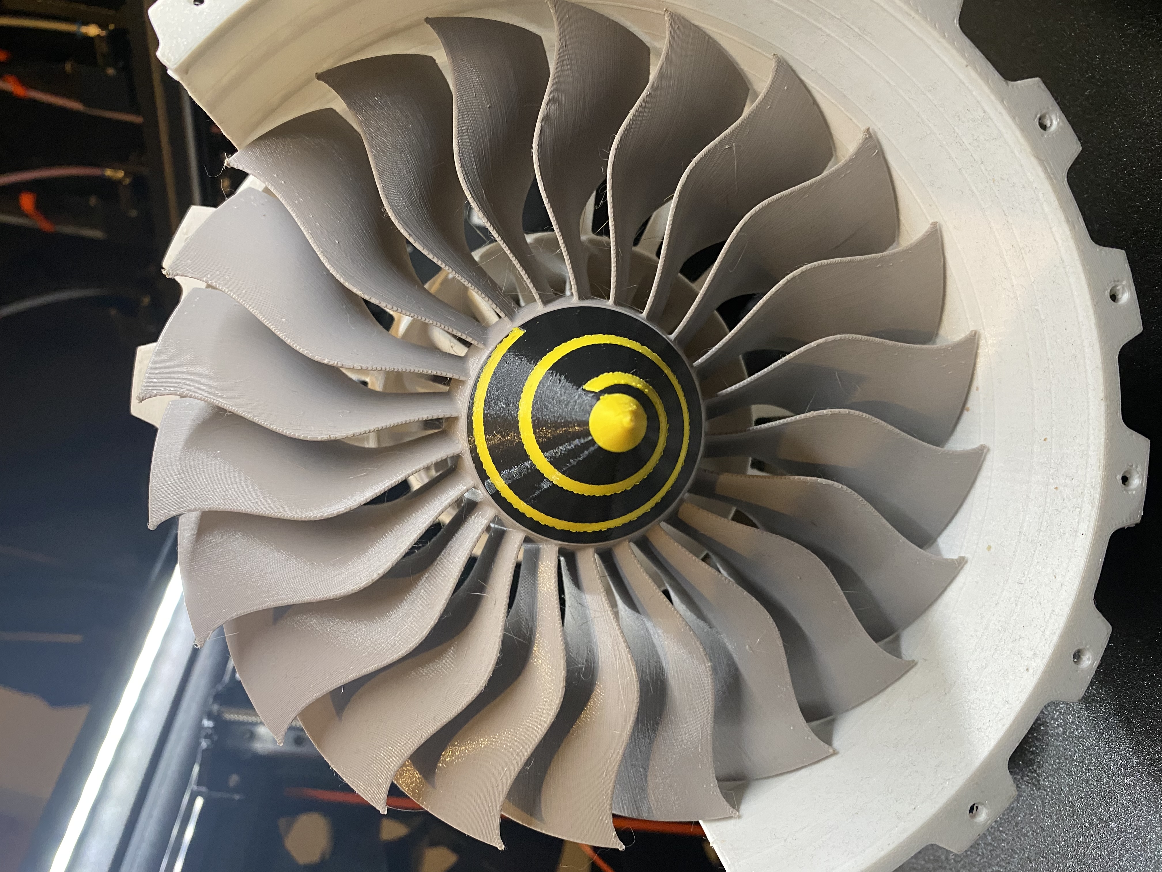 Nón Xoay Đa Sắc Cho Động Cơ In 3D bởi CATIAV5FTW