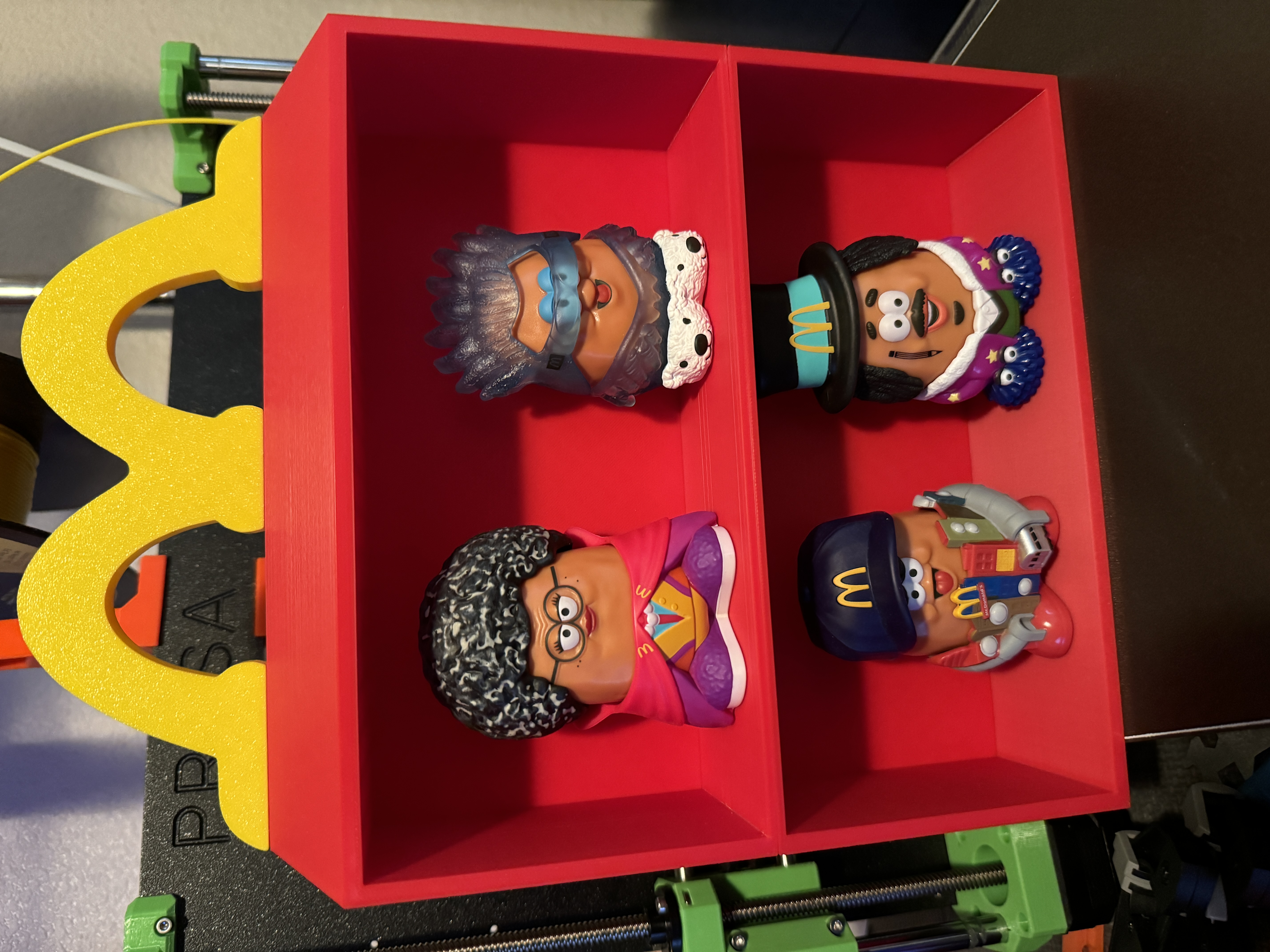 Kệ Trưng Bày Happy Meal