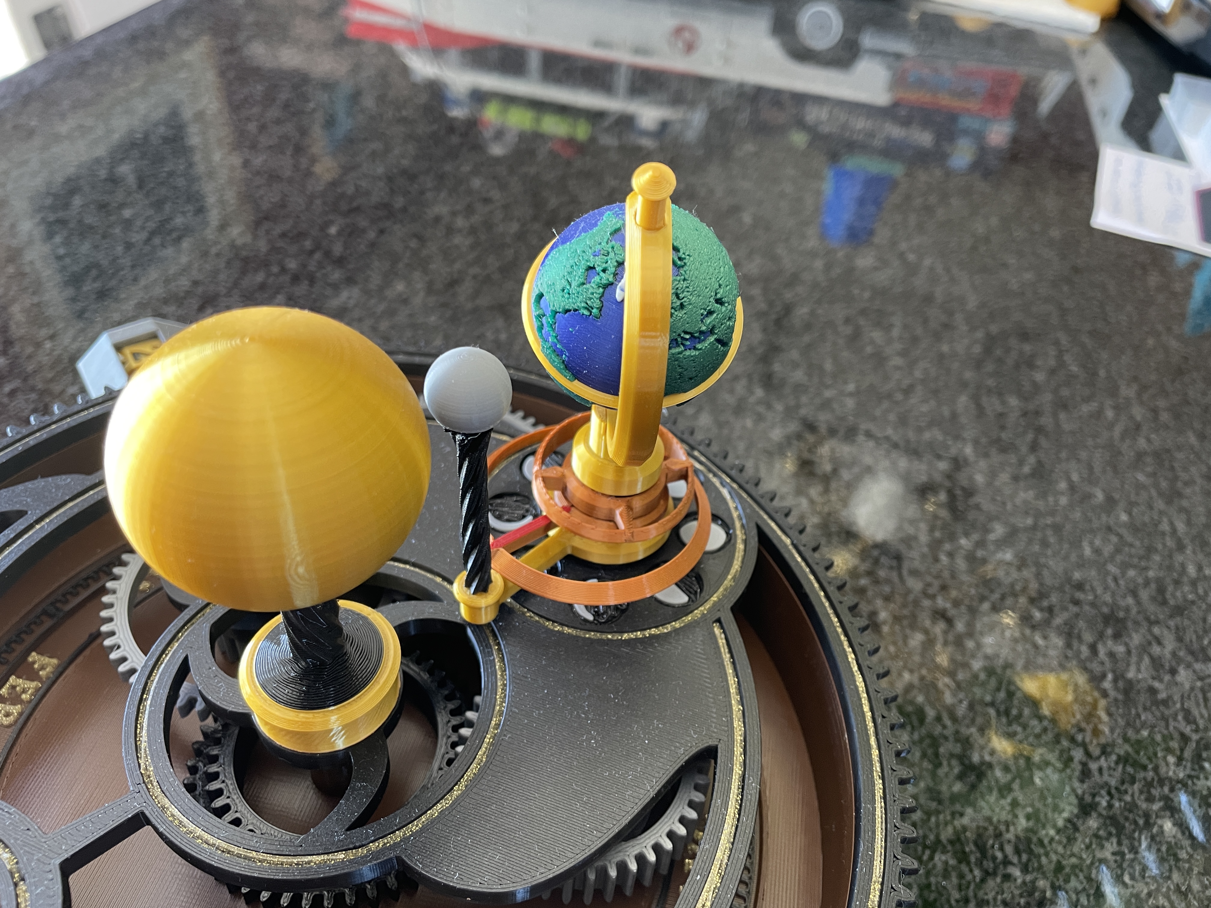 Mô hình Nhật quỹ có văn bản tháng có thể chỉnh sửa và Trái đất, các bộ phận tô màu