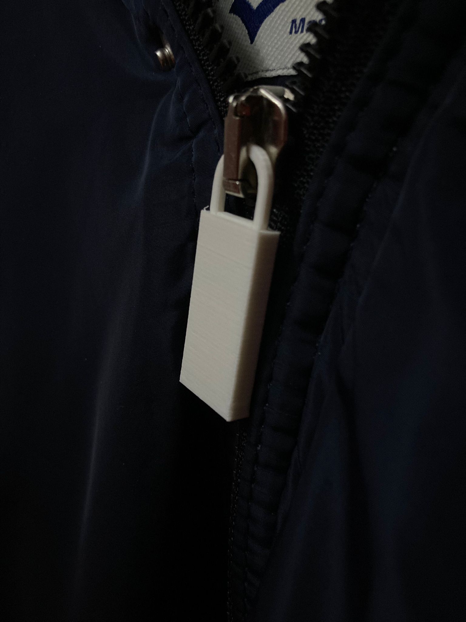 Tay cầm khóa kéo "Zipper grip"