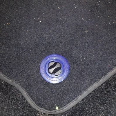 Kẹp Thảm Sàn Hình Oval Xe VW