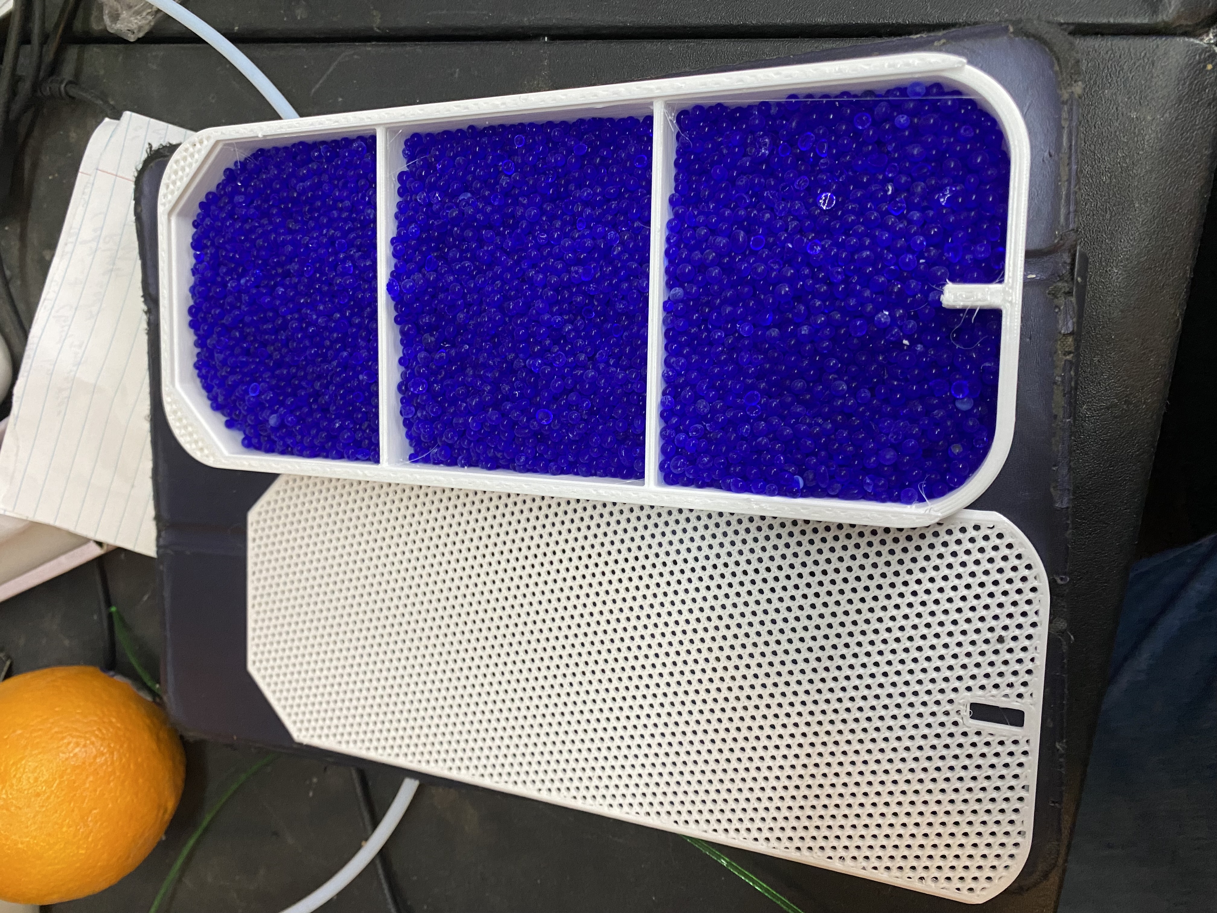 Cục hút ẩm cho hộp khô Rubbermaid