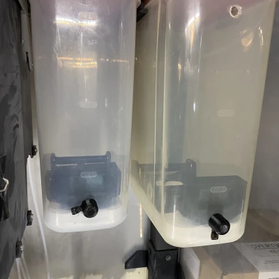 Cục hút ẩm cho hộp khô Rubbermaid