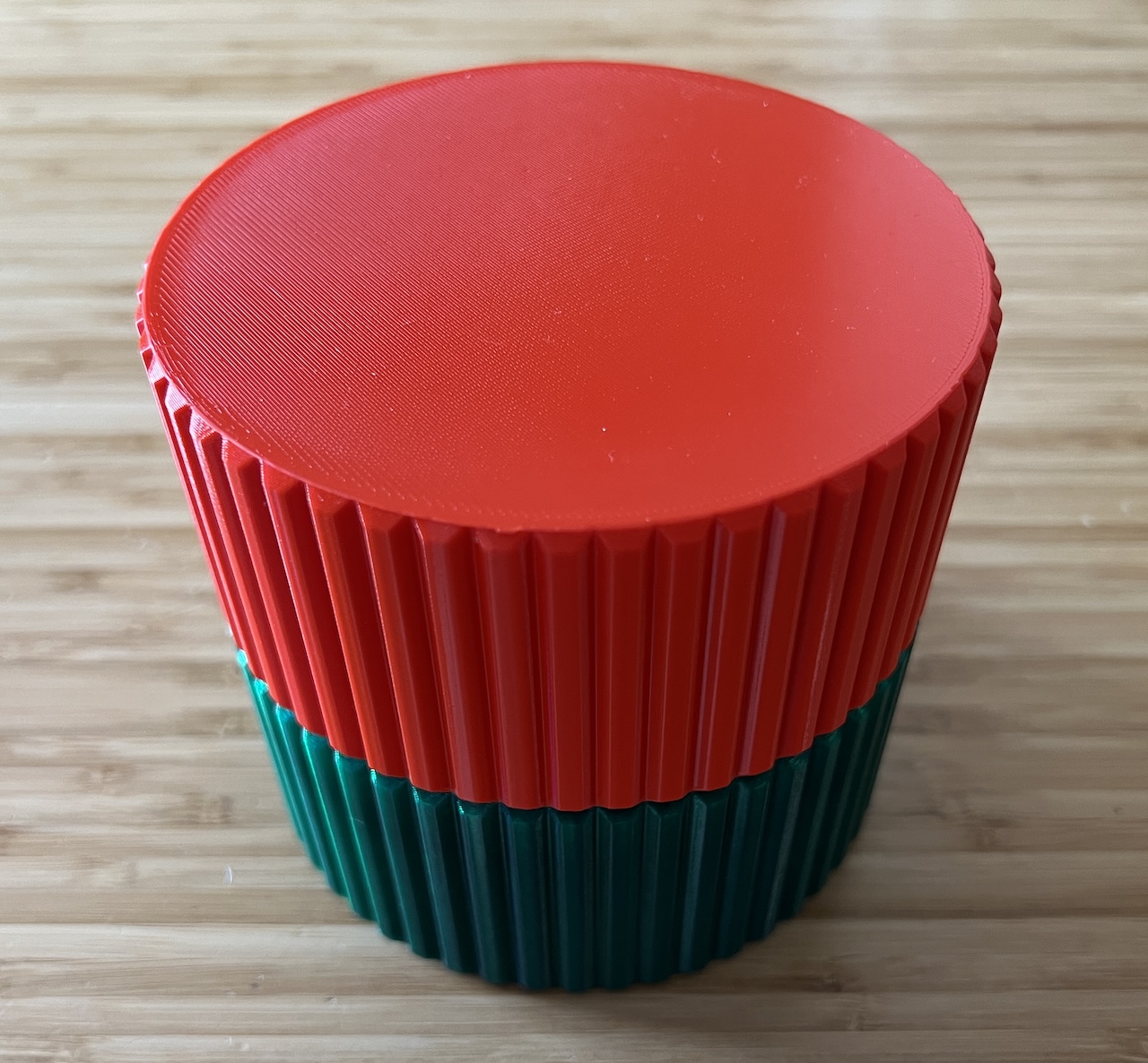 Hộp đựng ốc vít đơn giản