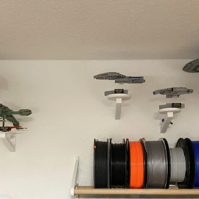 Giá Treo Tường Mô Hình Star Trek BlueBrixx