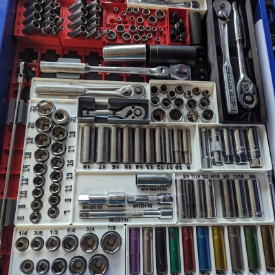 Kệ Giữ Cờ Lê 3/8