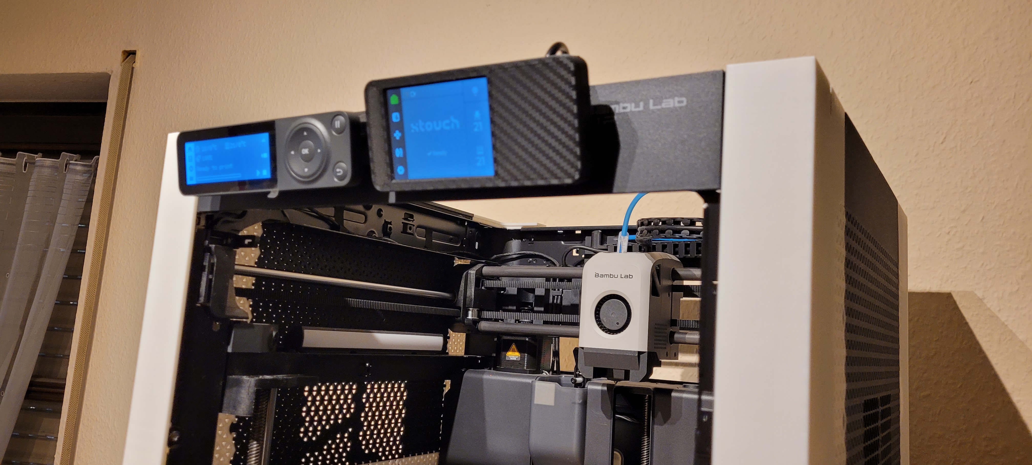 Giá Đỡ Màn Hình XTOUCH P1P Nghiêng Có Nam Châm