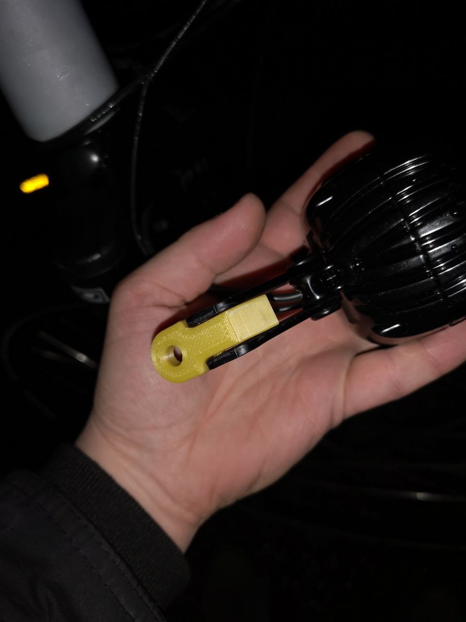 Pát Giữ Đèn Busch Müller IQ XL