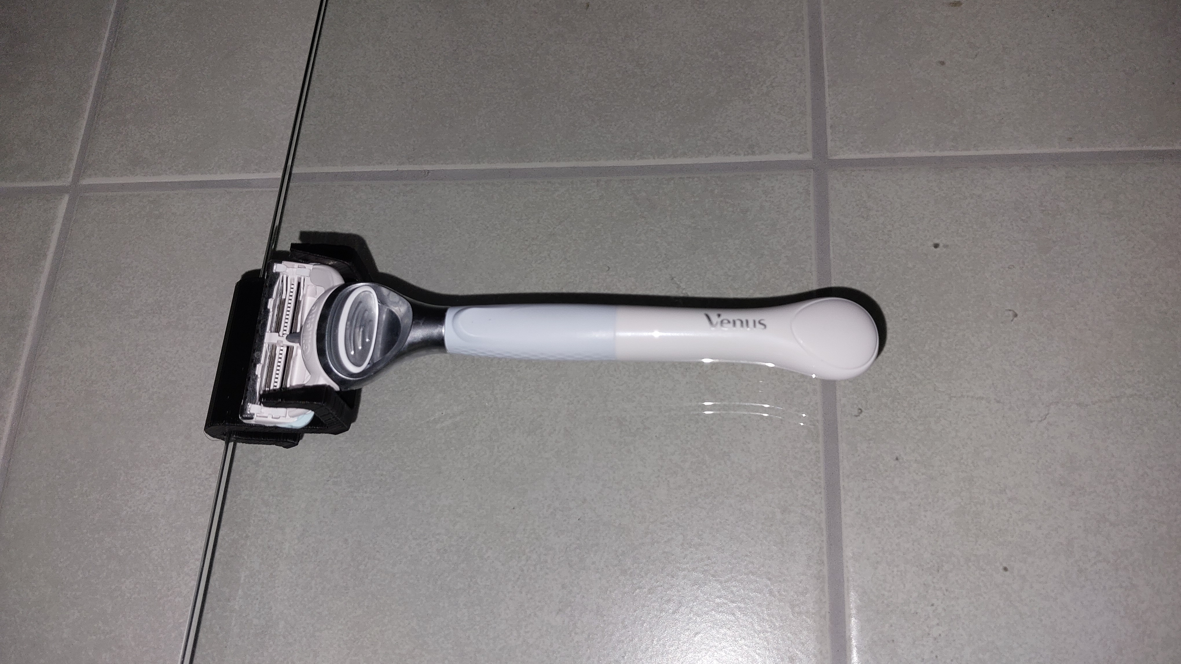 Giá đỡ dao cạo râu - Rasiererhalter