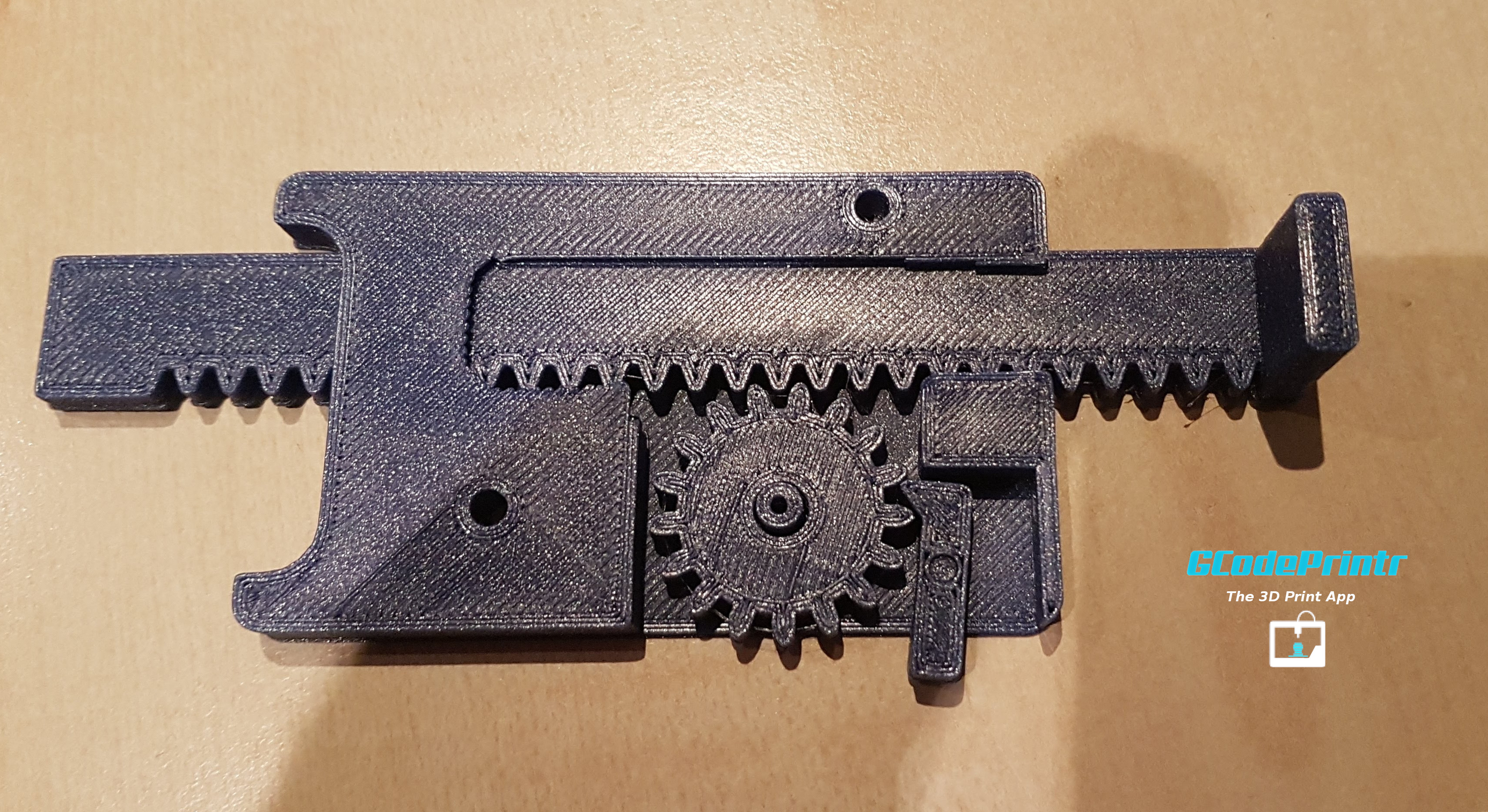 Giá đỡ tai nghe ẩn dưới bàn