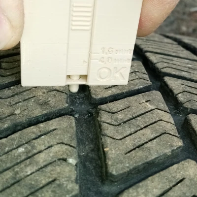 Thước đo độ sâu rãnh lốp xe + Hộp đựng.