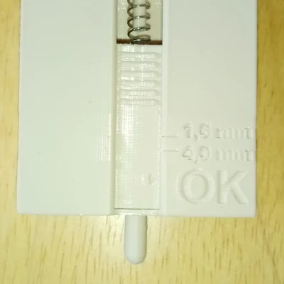 Thước đo độ sâu rãnh lốp xe + Hộp đựng.