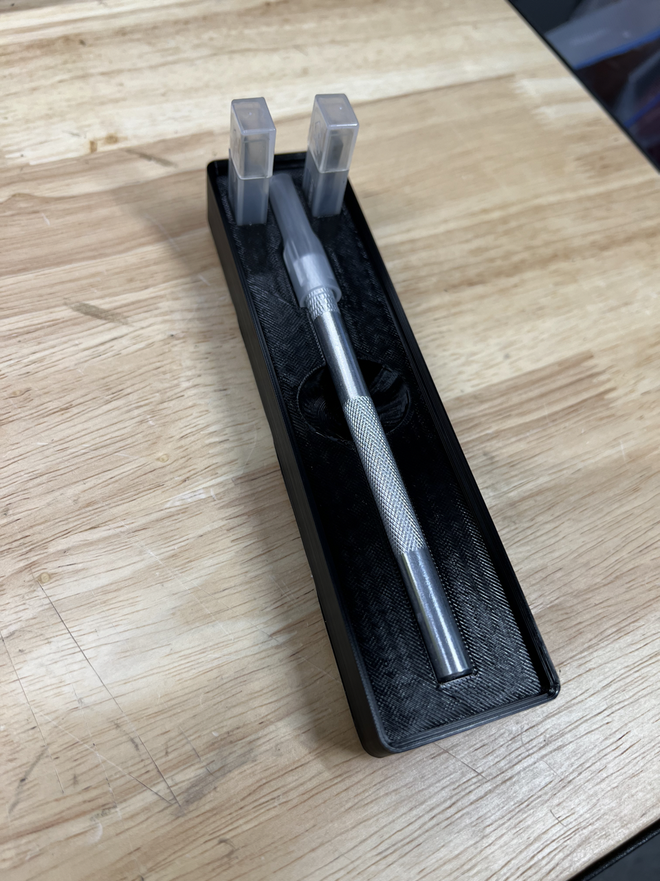 Giá đỡ dao rọc giấy Gridfinity có lỗ nam châm